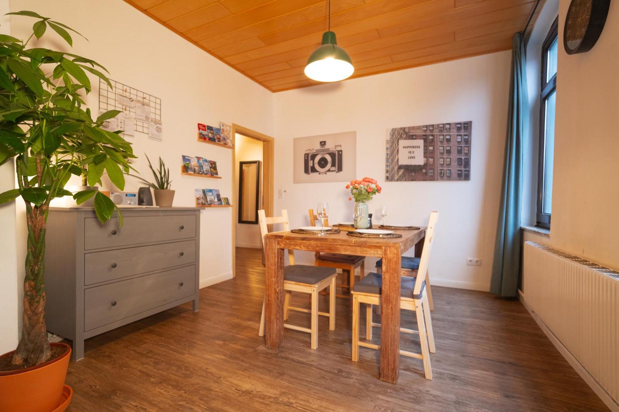Das blaue Türchen - Wohnung mit Beamer und Kicker Bremerhaven Exterior foto