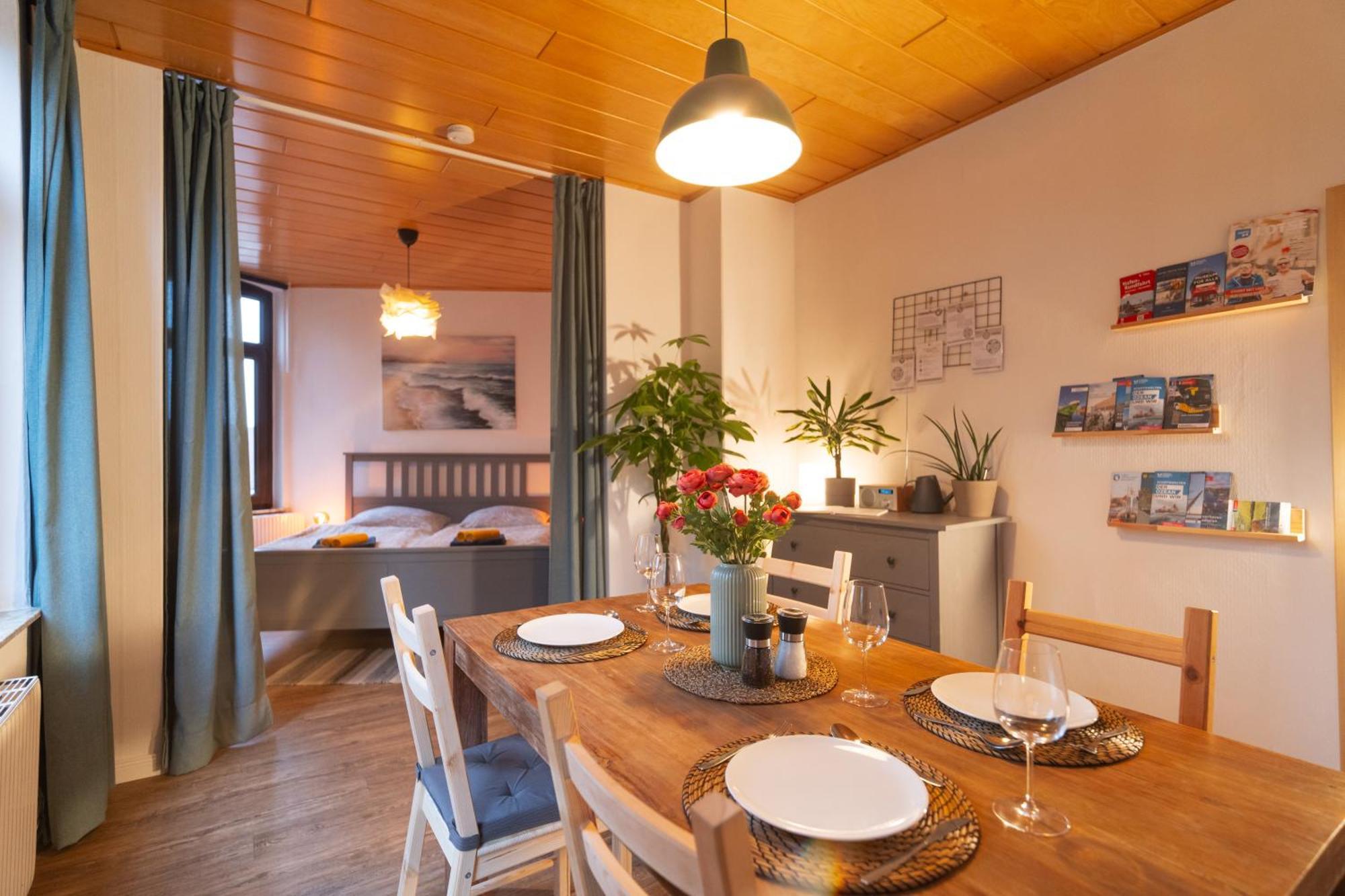 Das blaue Türchen - Wohnung mit Beamer und Kicker Bremerhaven Exterior foto