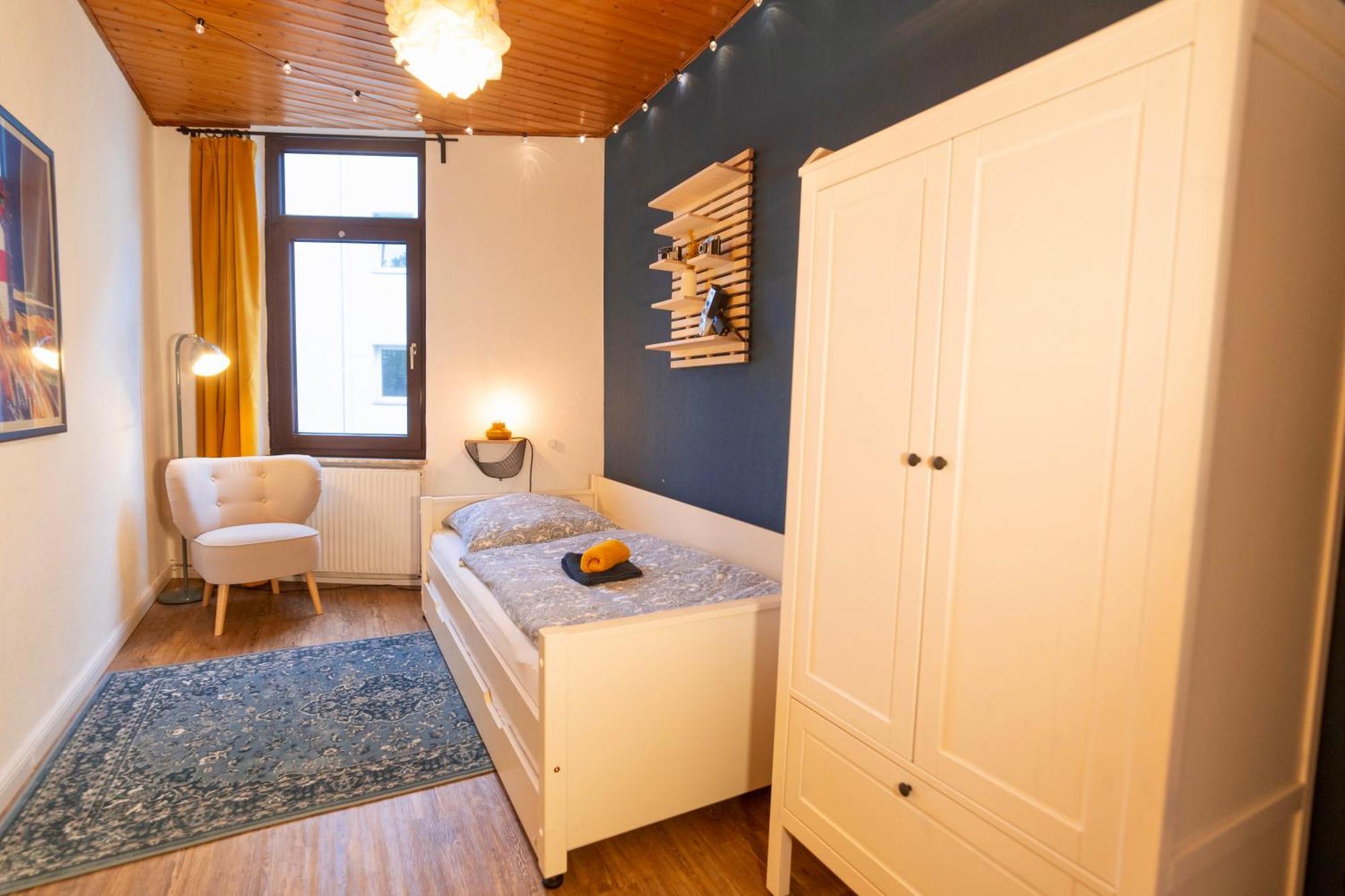 Das blaue Türchen - Wohnung mit Beamer und Kicker Bremerhaven Exterior foto